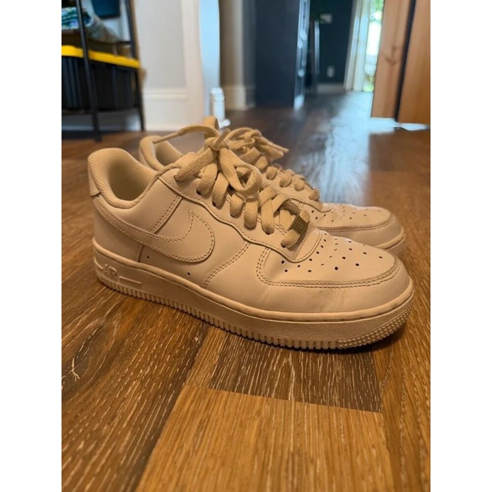 Nike women’s Air Force 1 white size 7